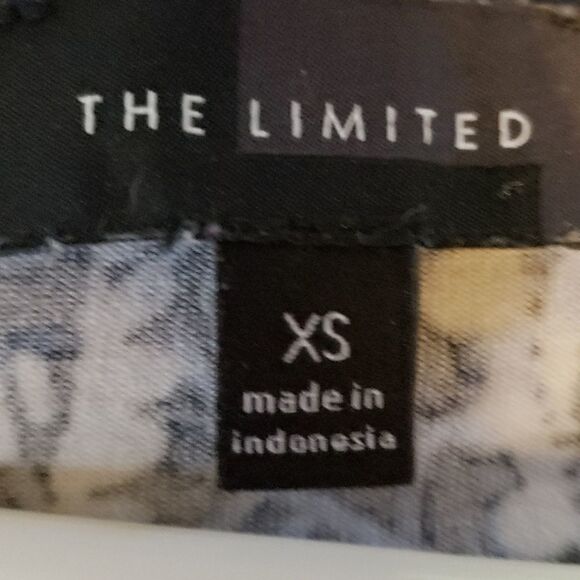 *The Limited casual top, Size XS - Picture 3 of 3